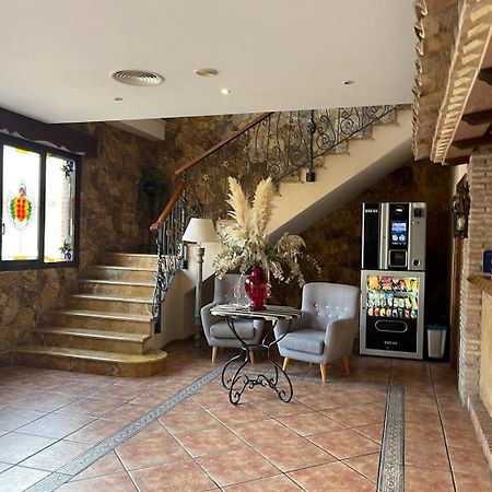 טוריינו Hostal La Posada מראה חיצוני תמונה