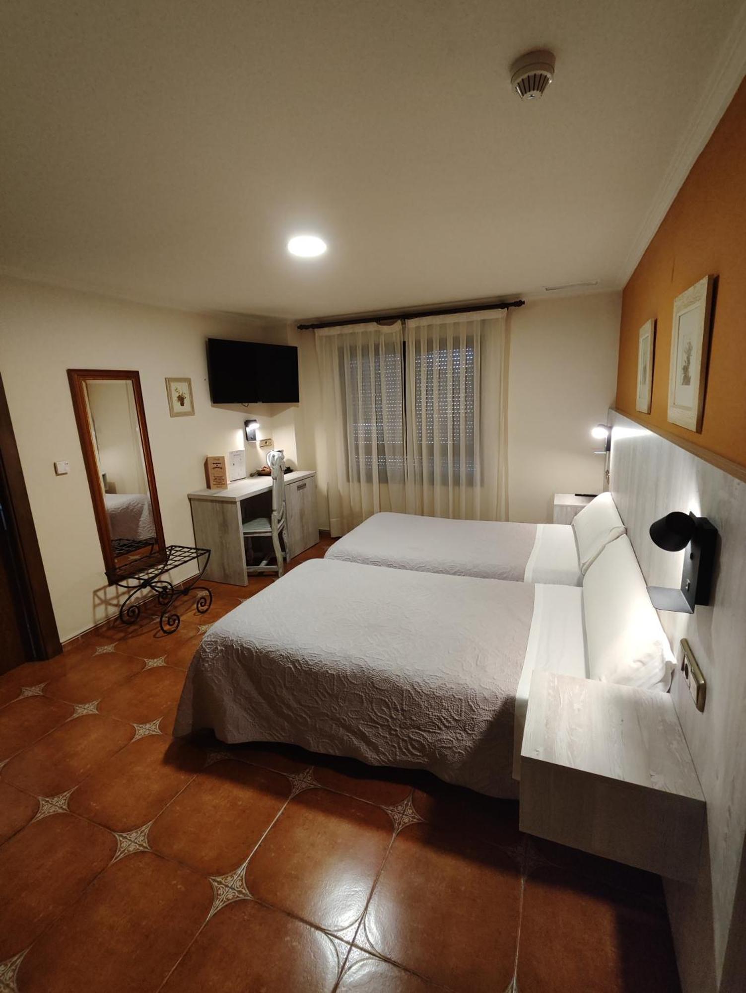 טוריינו Hostal La Posada מראה חיצוני תמונה