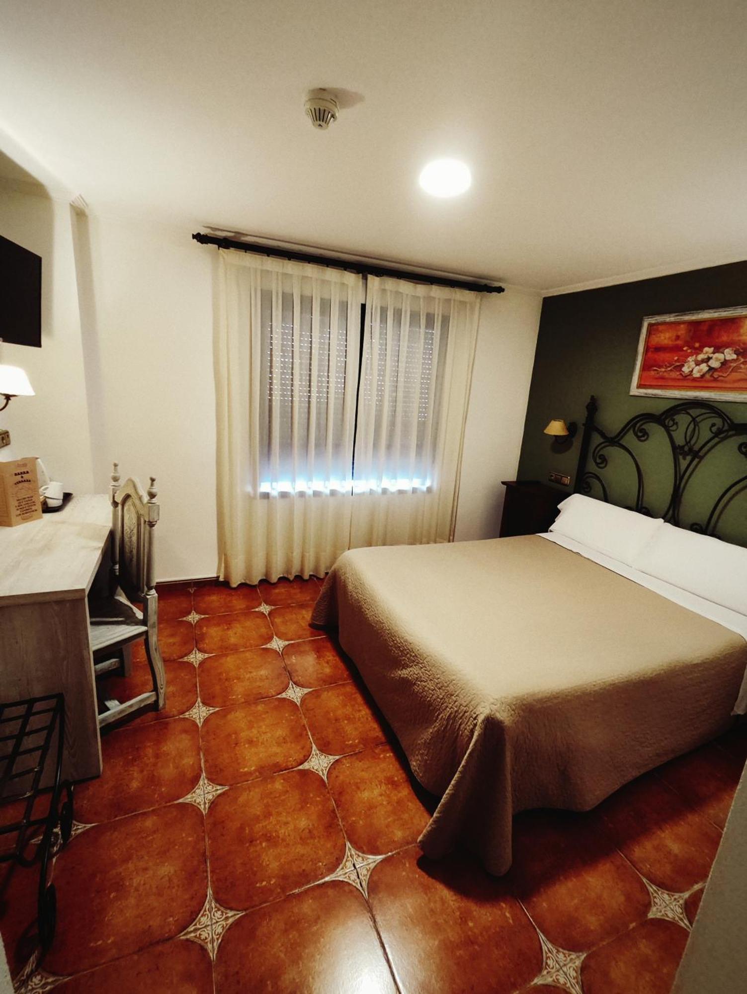 טוריינו Hostal La Posada מראה חיצוני תמונה