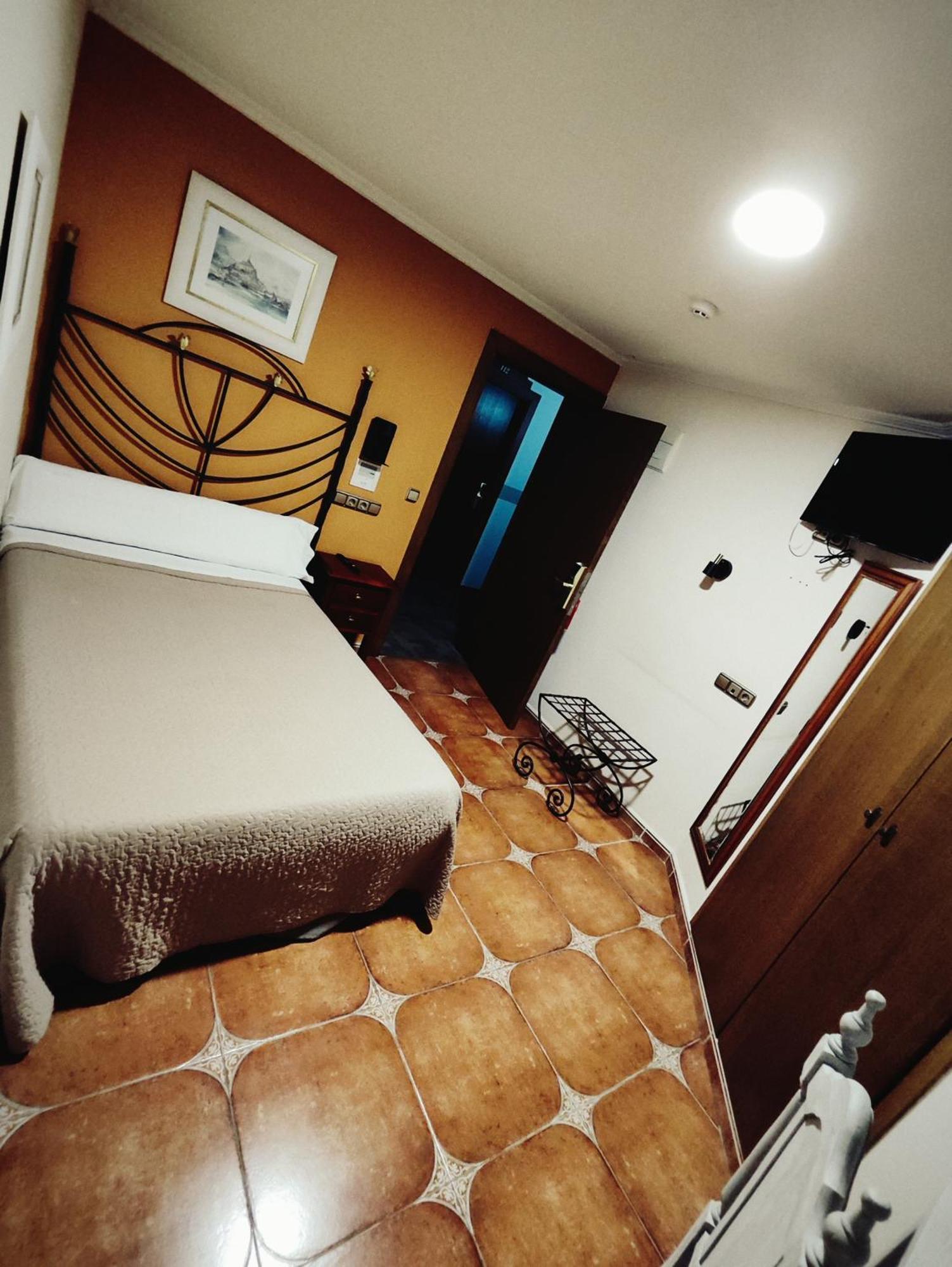 טוריינו Hostal La Posada מראה חיצוני תמונה
