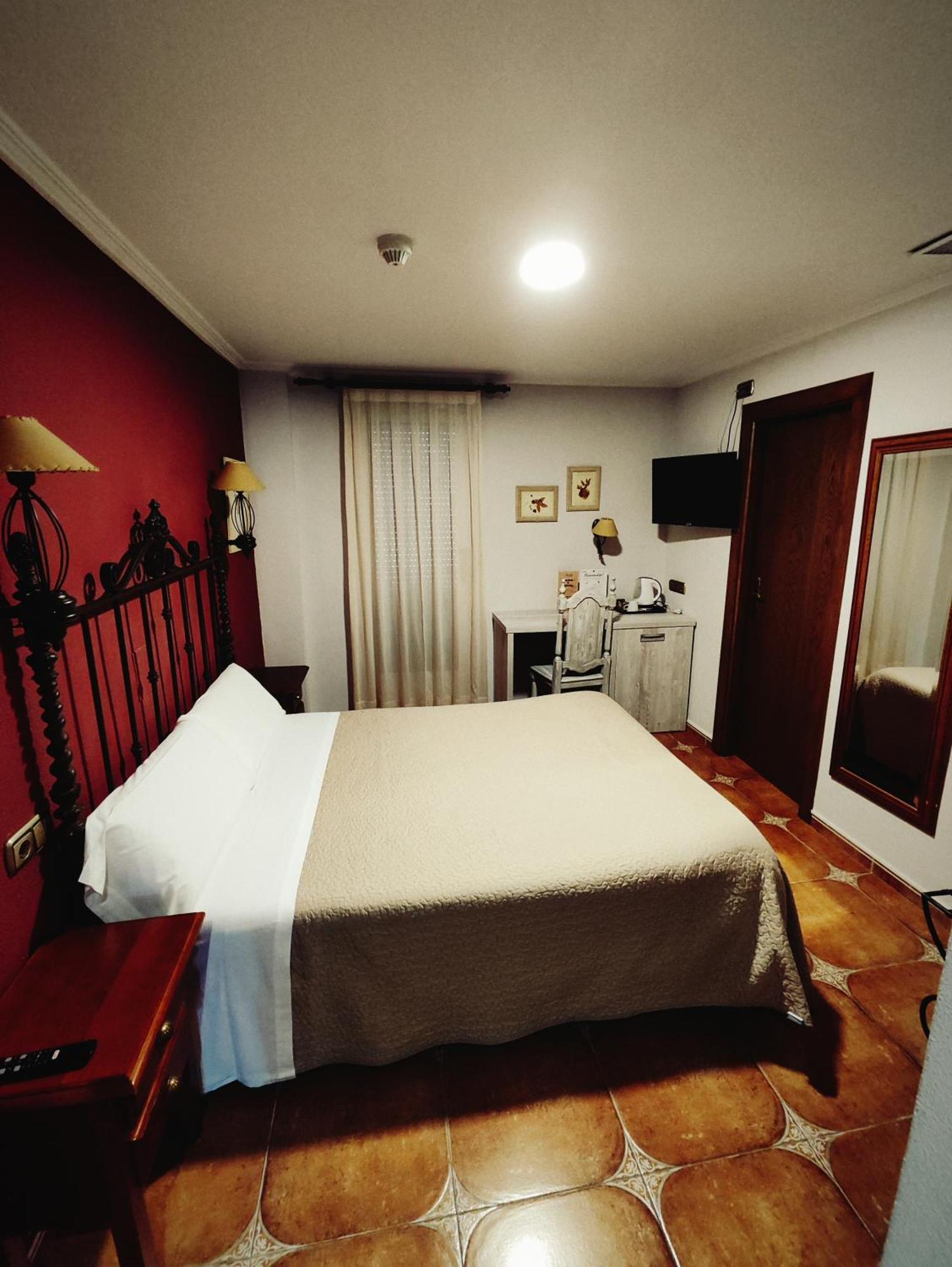 טוריינו Hostal La Posada מראה חיצוני תמונה